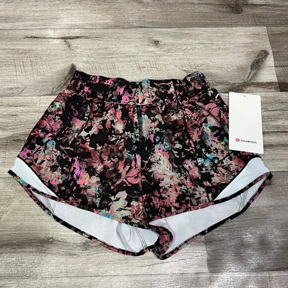 Lululemon Athletic Hotty Hot LR Short 4” NWT Floral Women’s Size 4 - Picture 1 of 7